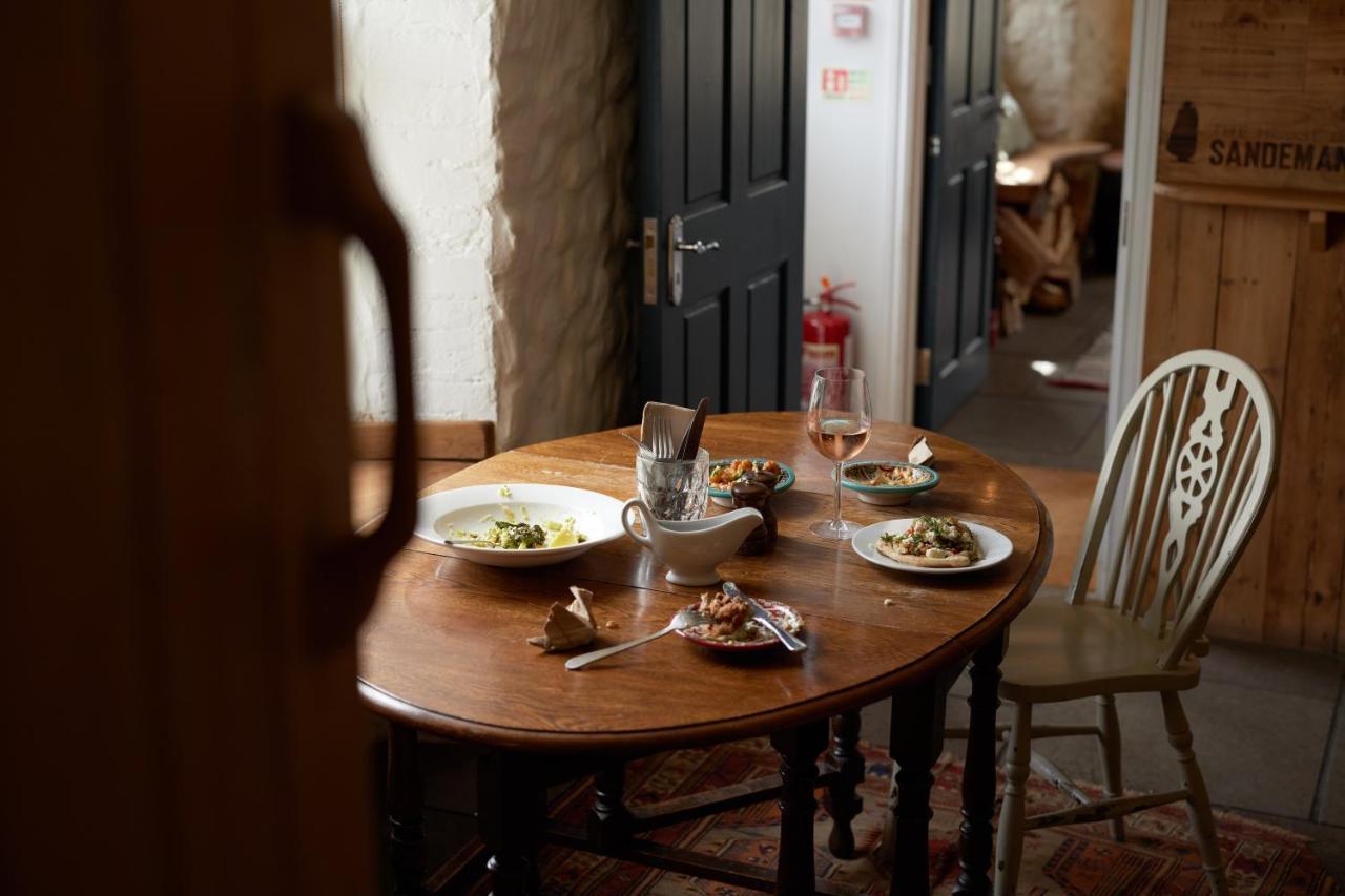 The Dog & Gun Inn Netheravon 外观 照片